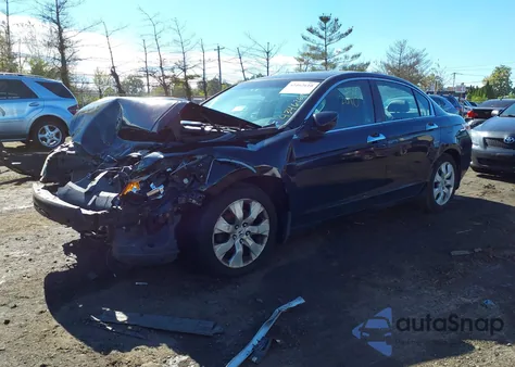 2010 Honda Accord 3.5 Ex-L z USA, uszkodzony, nr VIN 1HGCP3F84AA011300